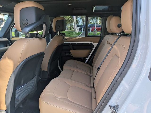2025 Land Rover Defender 110 X-Dynamic SE