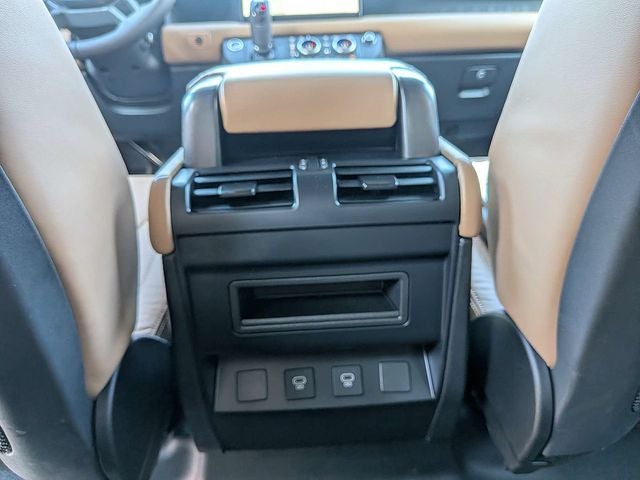 2025 Land Rover Defender 110 X-Dynamic SE