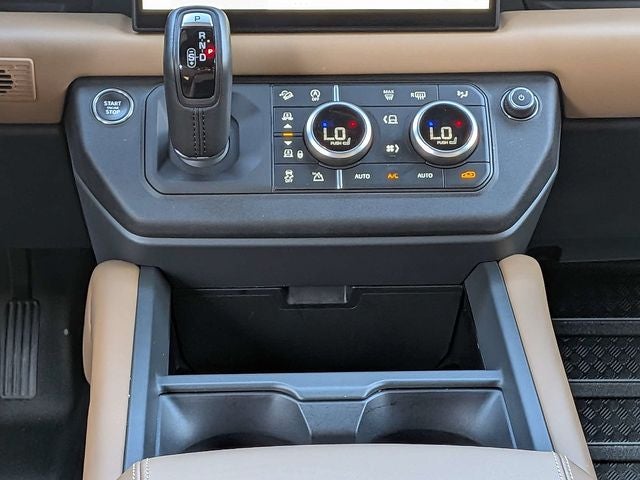 2025 Land Rover Defender 110 X-Dynamic SE
