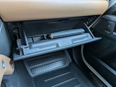 2025 Land Rover Defender 110 X-Dynamic SE