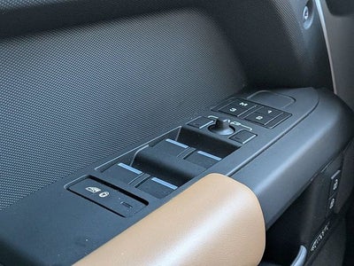 2025 Land Rover Defender 110 X-Dynamic SE