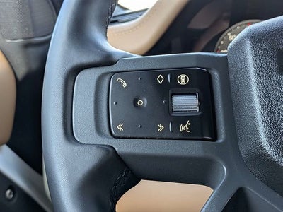 2025 Land Rover Defender 110 X-Dynamic SE