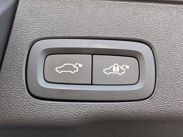2026 Volvo XC60 Plug-In Hybrid T8 Ultra