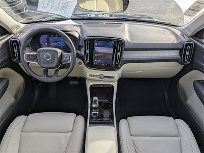 2023 Volvo XC40 B5 Plus Dark Theme