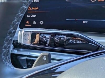 2024 Cadillac LYRIQ Luxury 3