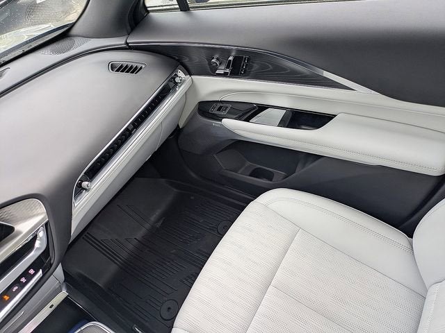 2024 Cadillac LYRIQ Sport 3