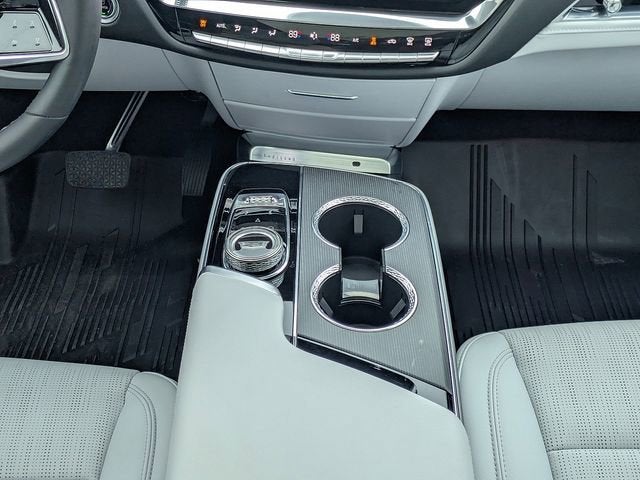 2024 Cadillac LYRIQ Sport 3