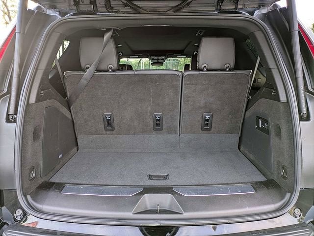 2024 Cadillac Escalade Sport