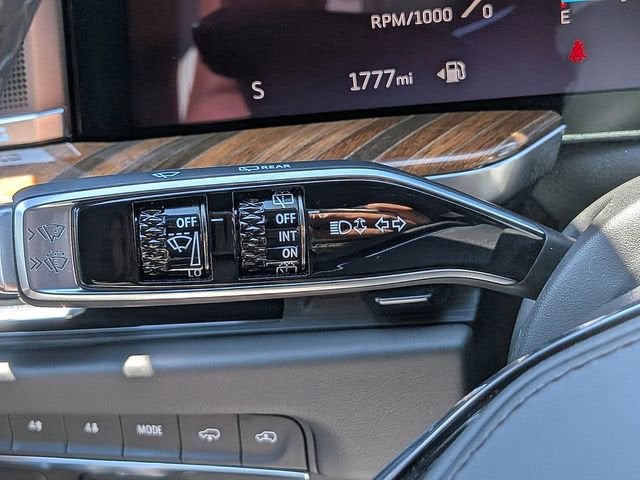 2025 Cadillac Escalade Sport Platinum
