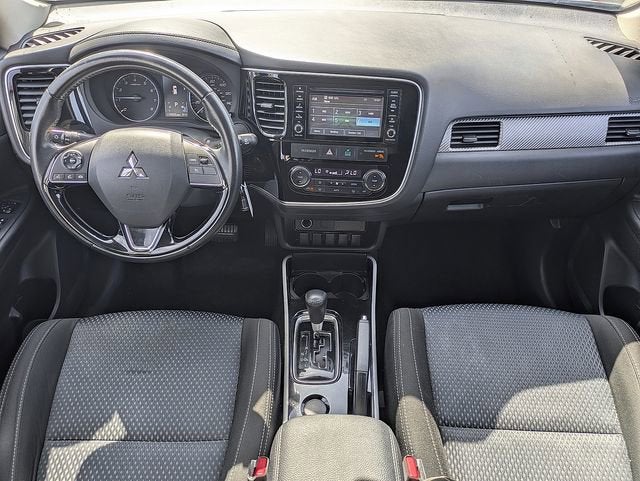 2017 Mitsubishi Outlander ES