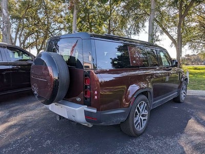 2023 Land Rover Defender SE