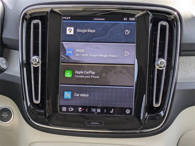 2023 Volvo XC40 Plus Dark Theme