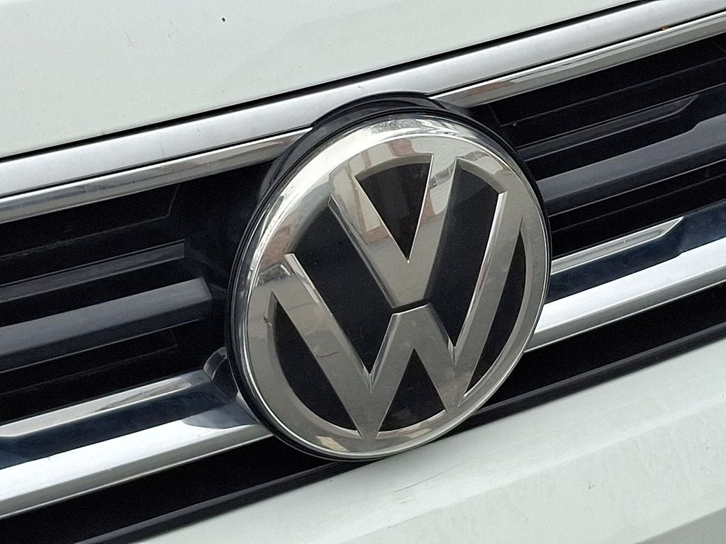 2021 Volkswagen Tiguan 2.0T SE R-Line Black