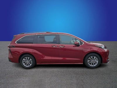 2023 Toyota Sienna XLE 7 Passenger