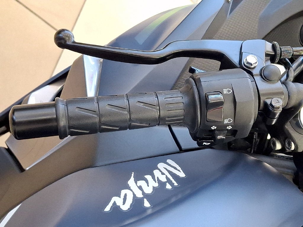 2022 Kawasaki Ninja 400 Base (ABS)