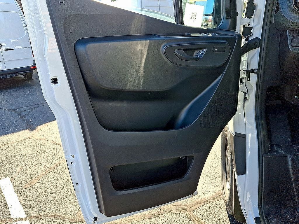 2025 Mercedes-Benz Sprinter 2500 Cargo 170 WB High Roof