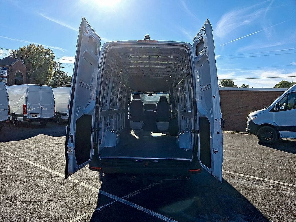 2025 Mercedes-Benz Sprinter 2500 Cargo 170 WB High Roof