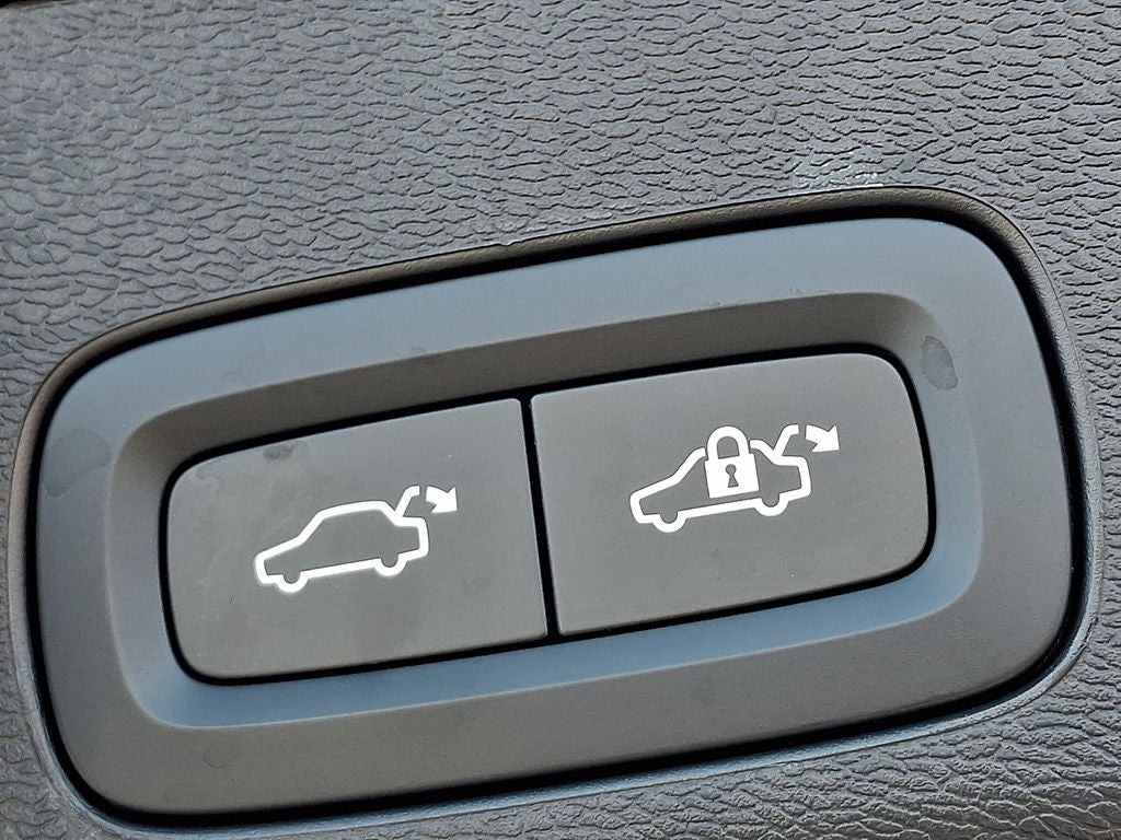 2025 Volvo XC60 B5 Core