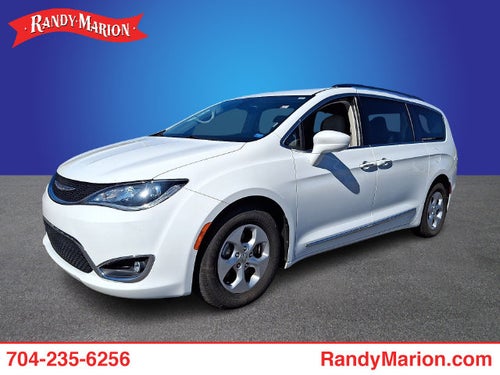 2017 Chrysler Pacifica Touring-L Plus