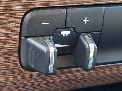 2017 RAM 2500 Laramie Crew Cab 4x4 6'4' Box